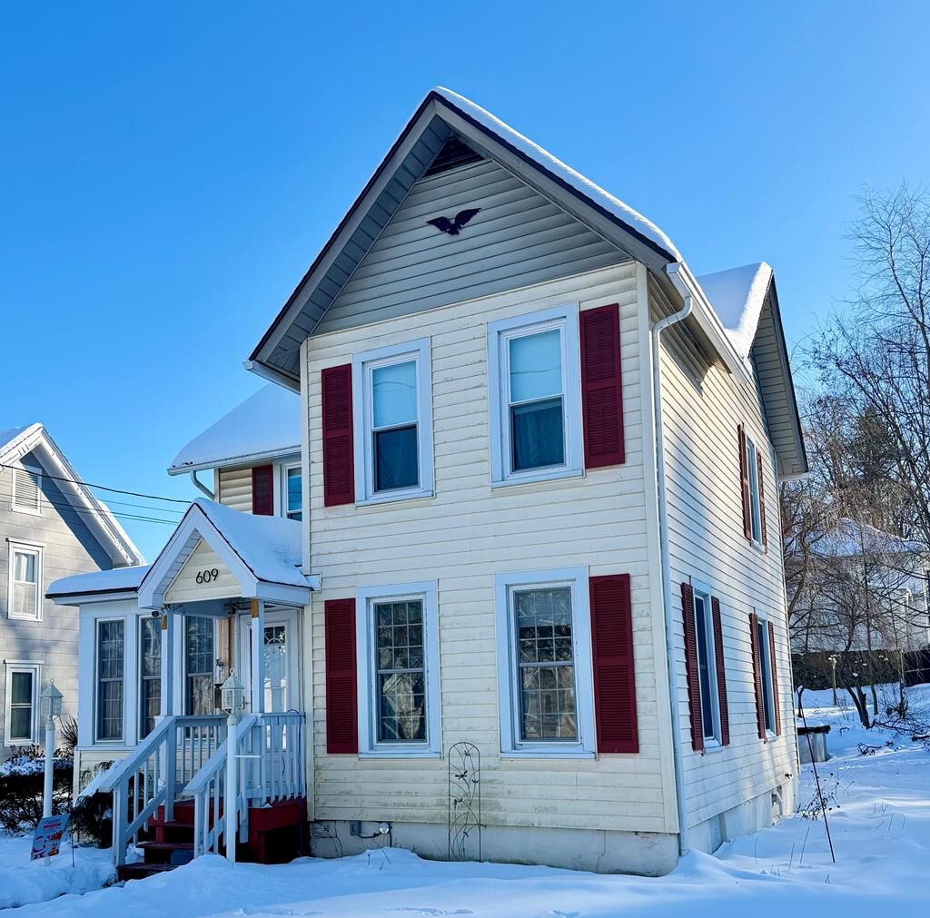 Property Photo:  609 Stevenson St  PA 18840 