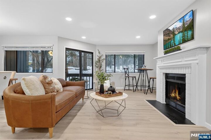 Property Photo:  175 Redwood Court  NJ 07446 