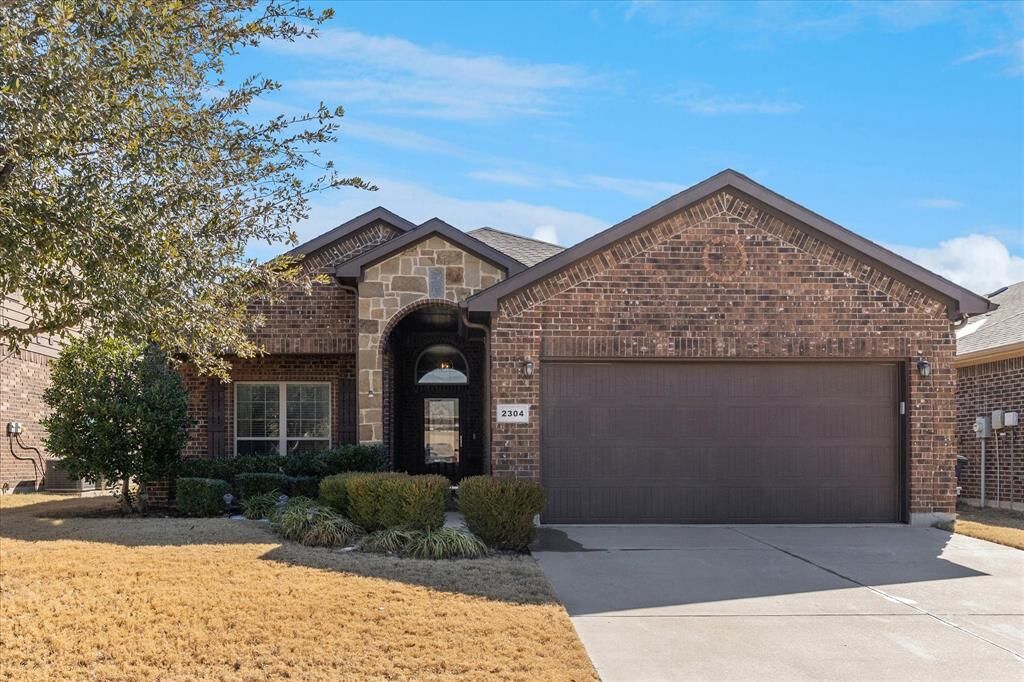 Property Photo:  2304 Laurel Forest Drive  TX 76177 