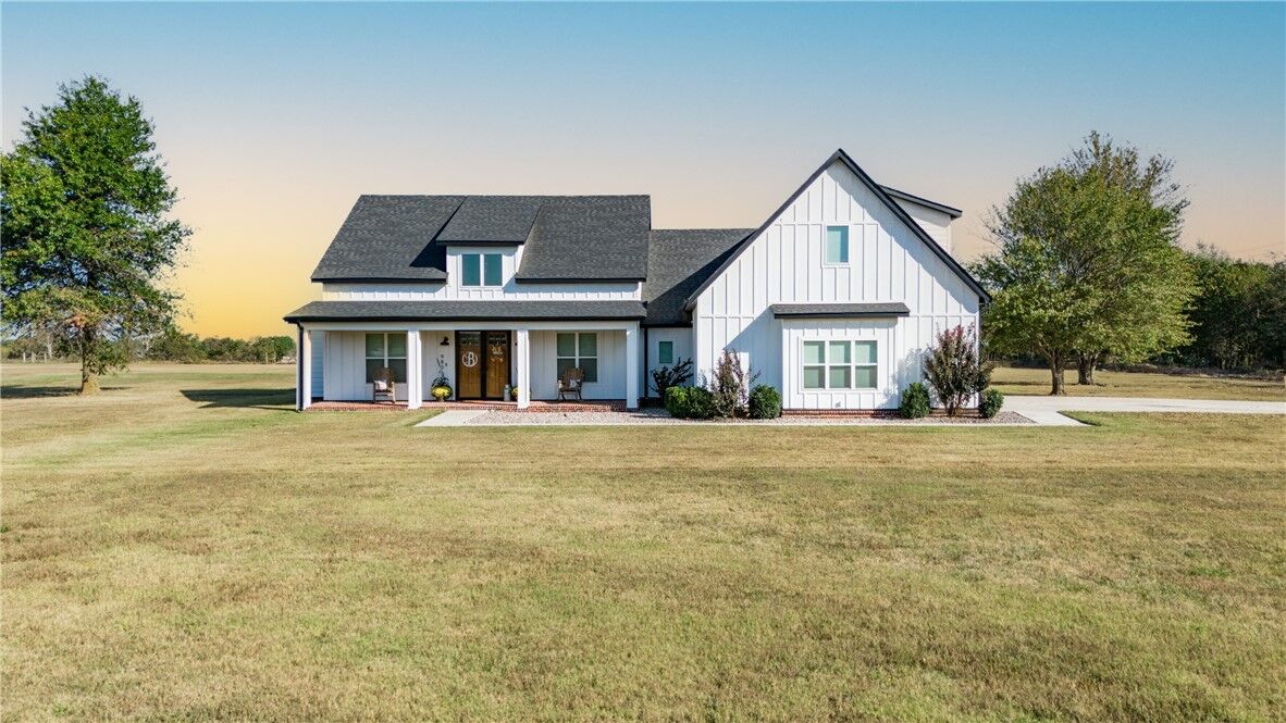 Property Photo:  9801 Rebel Road  AR 72736 