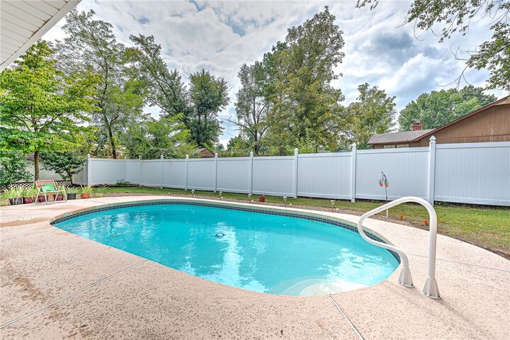 Property Photo:  700 Woodland Drive  AR 72756 