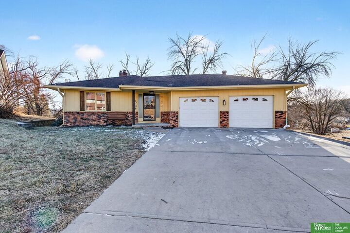 Property Photo:  8 Tower Circle  IA 51503 