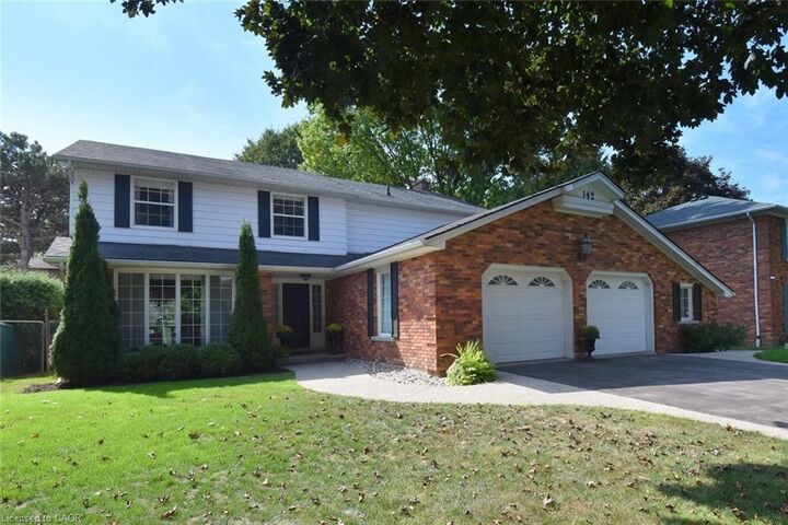 Property Photo: 142 Marigold Court ON L9G 3M3