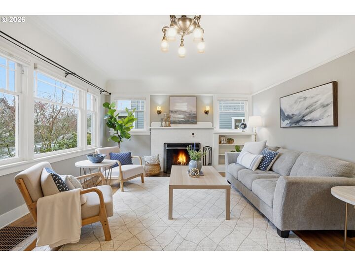 Property Photo: 9752 N Ivanhoe St OR 97203