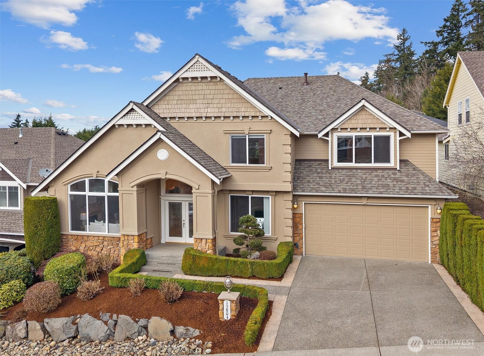 Property Photo:  13804 SE 76th Place  WA 98059 