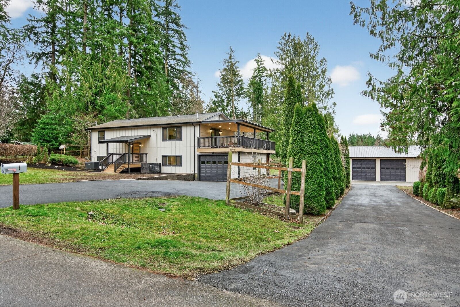 Property Photo:  1692  Oak Ridge Dr  WA 98282 