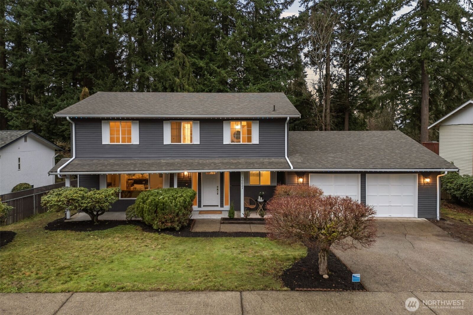 Property Photo:  10621  164th Avenue NE  WA 98052 