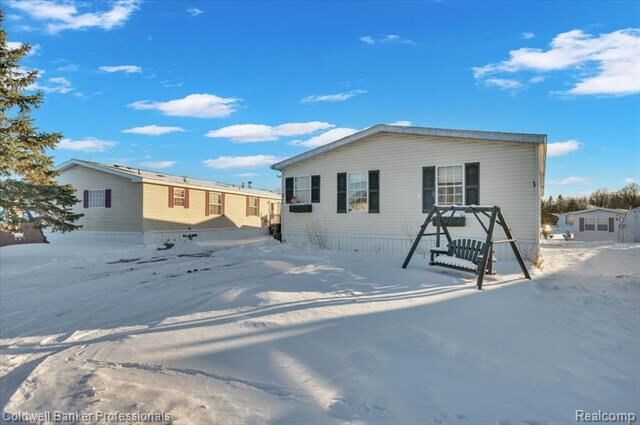 Property Photo: 339 Decoy Lane MI 48446