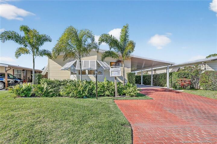 Property Photo:  7924 SE Saratoga Drive  FL 33455 