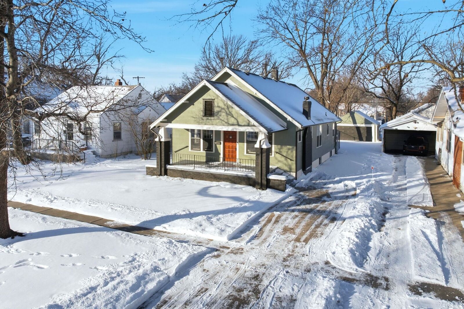 Property Photo:  1537 S Waco Ave  KS 67213 