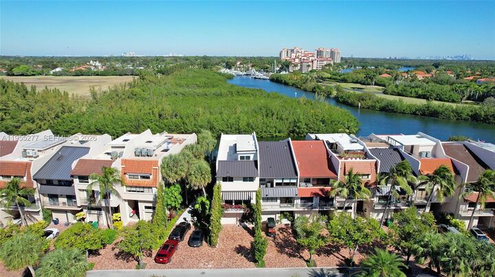 Property Photo:  6114 Paradise Point Dr  FL 33157 