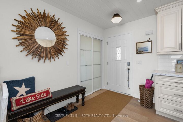 Property Photo:  95 Lakeshore Road E  ON L0L 2E0 