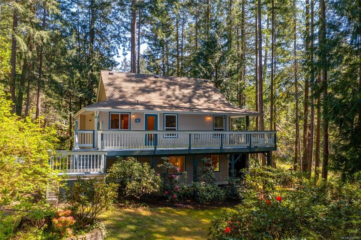 2705 Galley Cres — photo 1