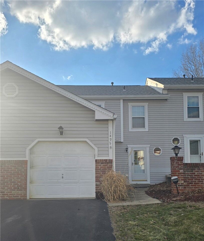 Property Photo: 1492 Yorktown PA 15055