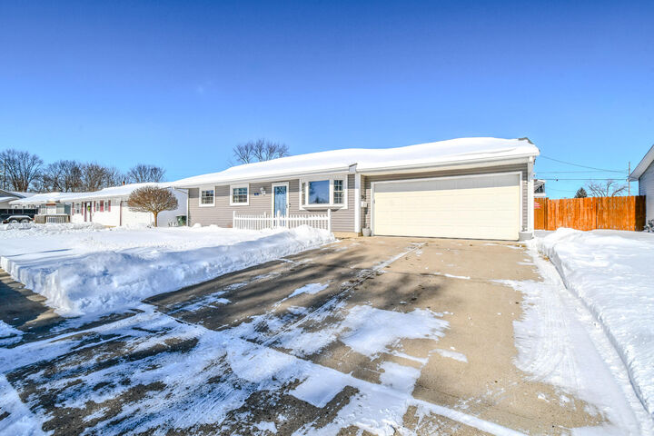 Property Photo:  229 W Ross Street  OH 45373 