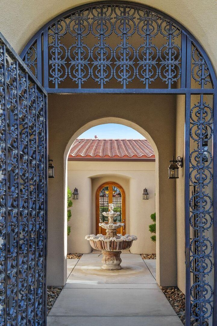 Property Photo: 35001 Vista Del Ladero CA 92270