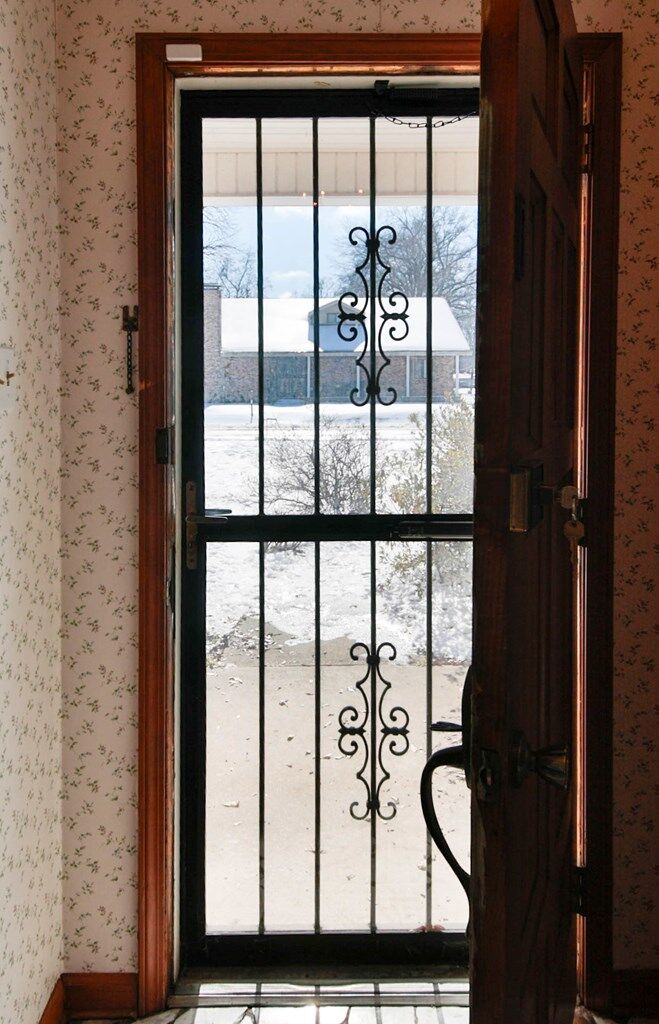 Property Photo:  