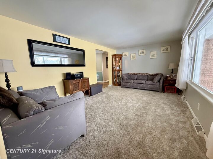 Property Photo:  682 Cheryl Street  MI 48609 