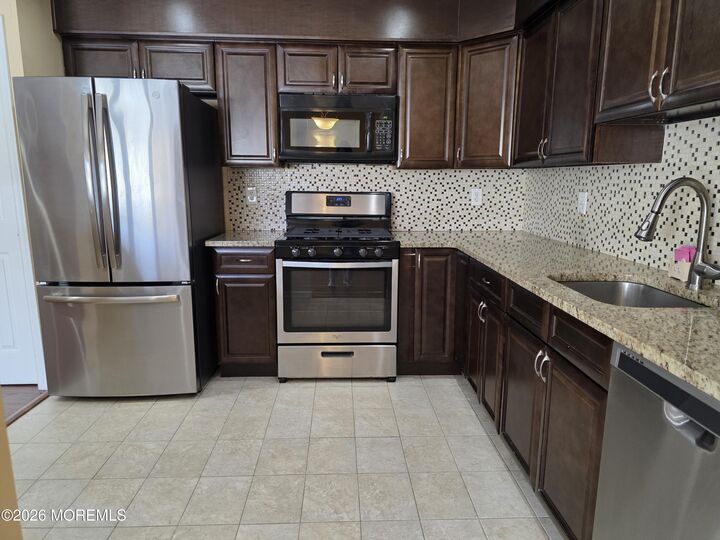 Property Photo:  38 Worthington Court 4  NJ 07728 