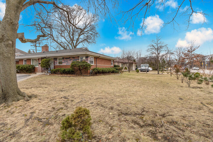 Property Photo: 6756 N Keating Avenue IL 60712