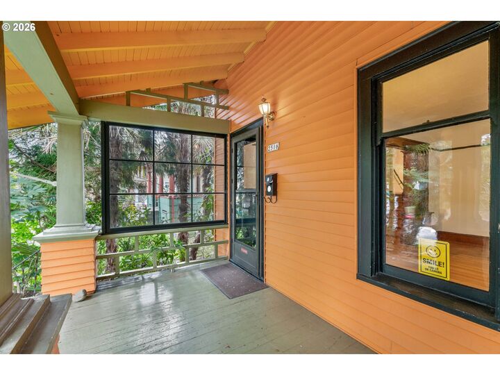 Property Photo:  2516 NE Clackamas St  OR 97232 