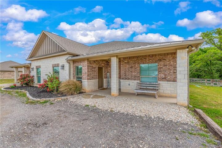 Property Photo: 4011 Golden Eagle Drive B TX 77808-7323