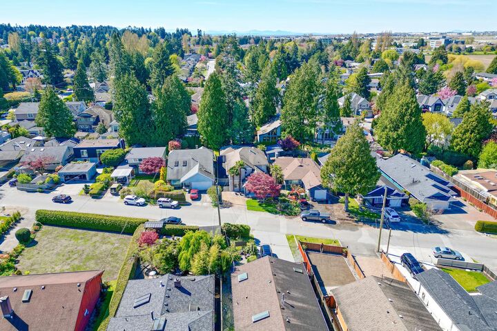 Property Photo: 1655 Braid Road BC V4L 1T5