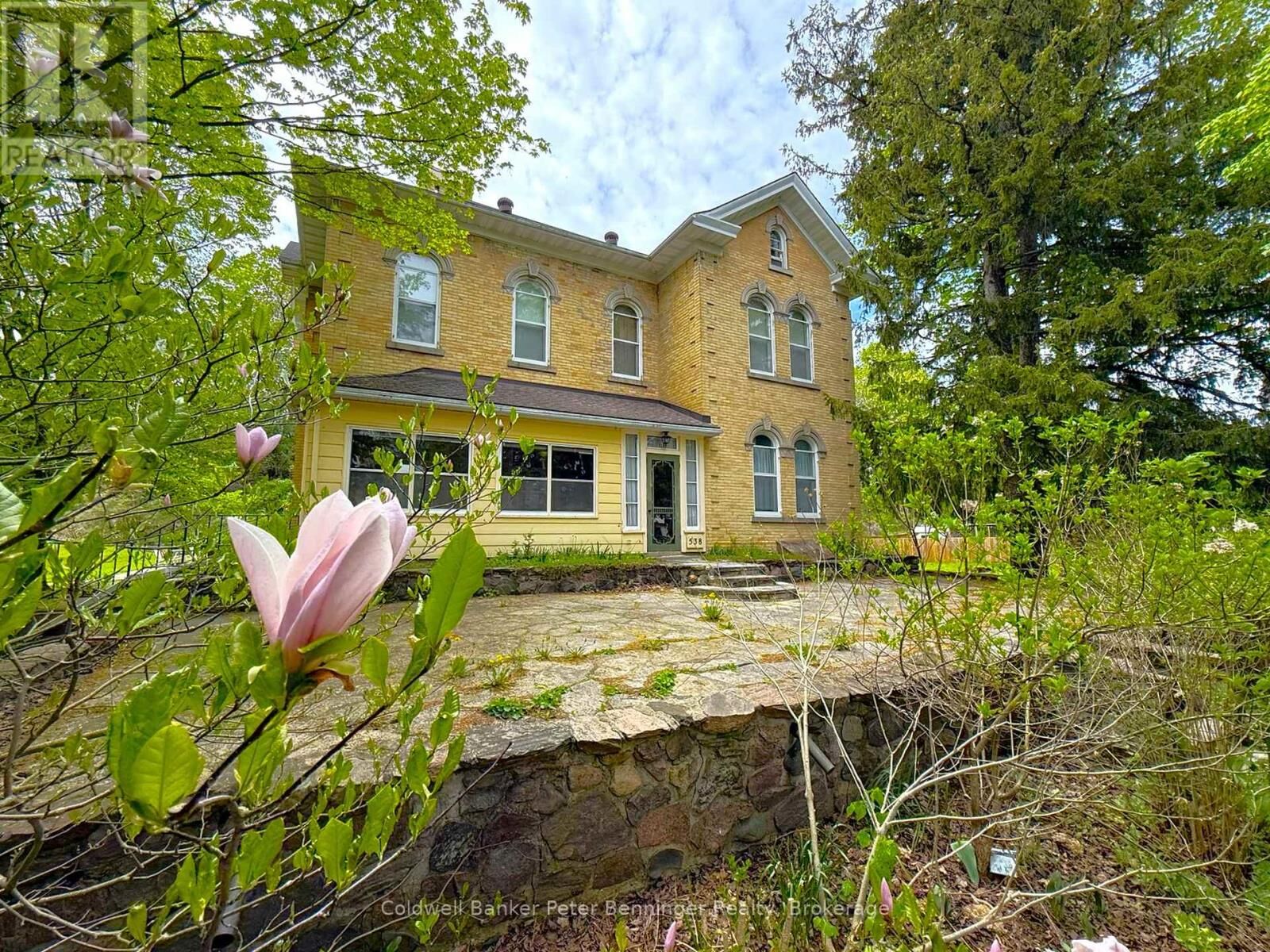 Property Photo: 538 Queen Street North ON N0G 2N0