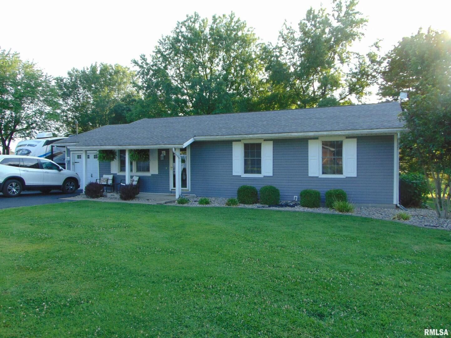 Property Photo:  608 S Park Drive  IL 62939 