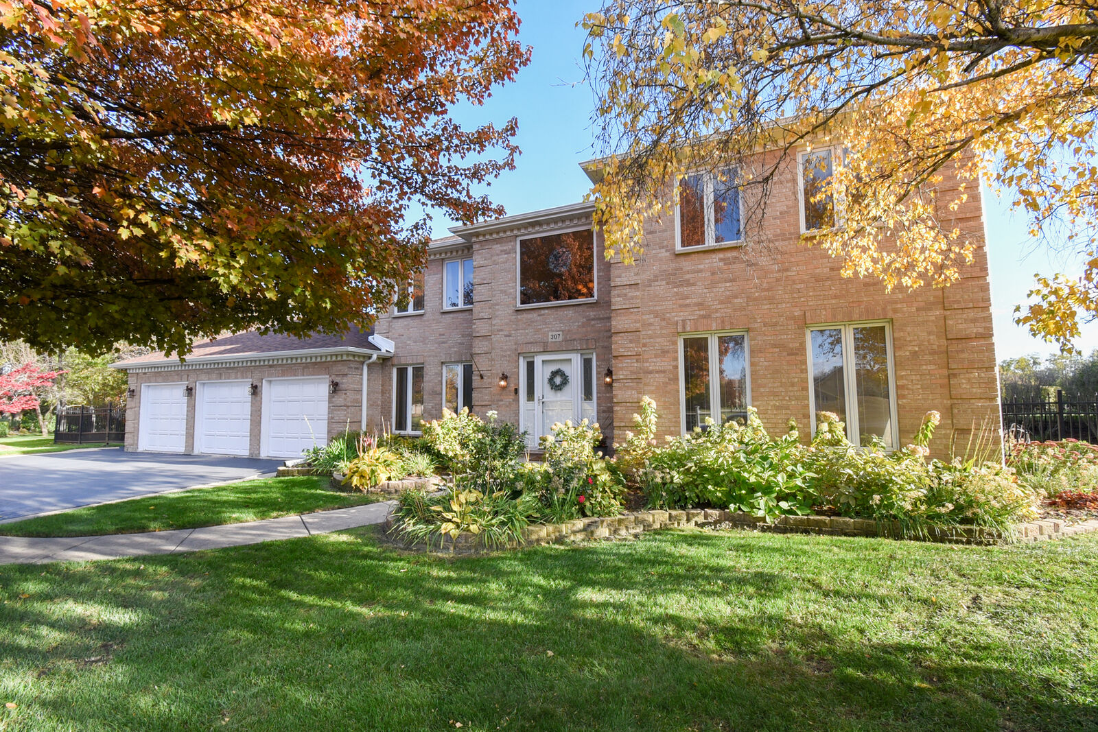 Property Photo:  307 Anne Court  IL 60070 