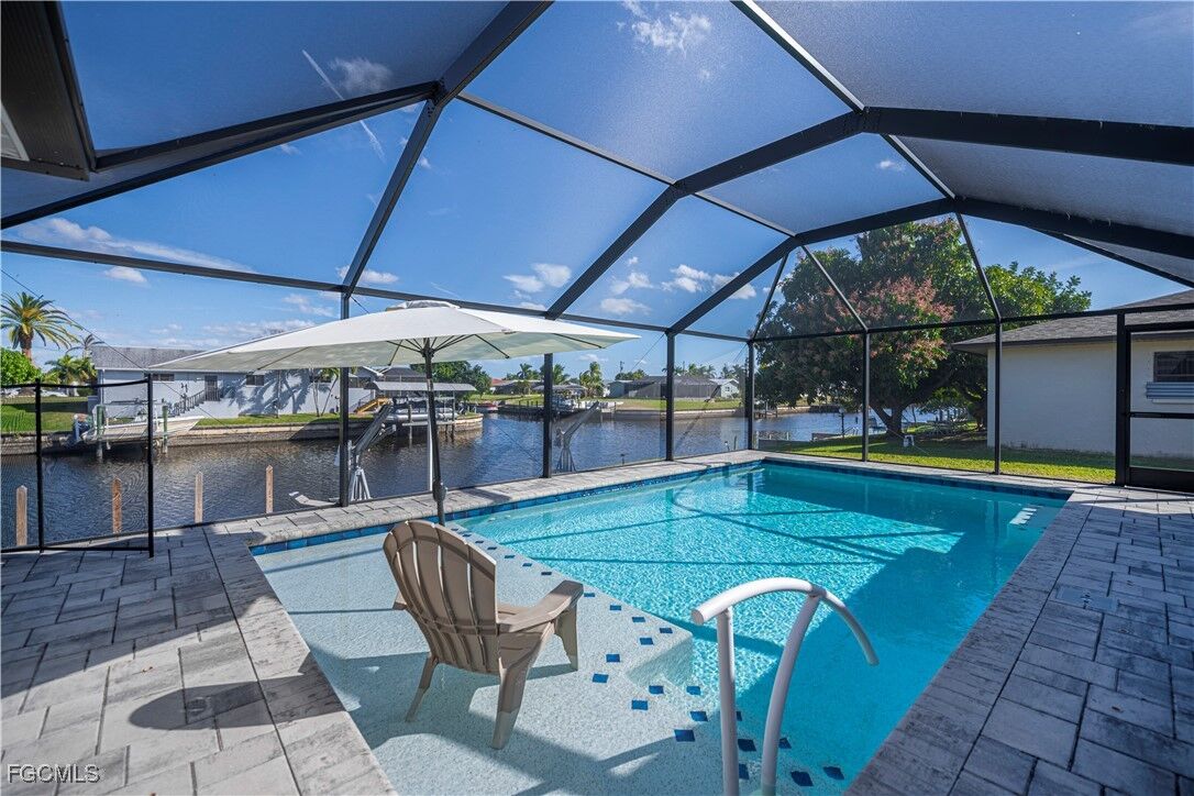 Property Photo:  2201 SE 10th Avenue  FL 33990 