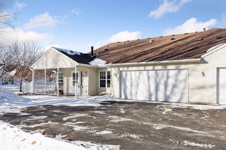 Property Photo:  432 Sarazin Street  MN 55379 