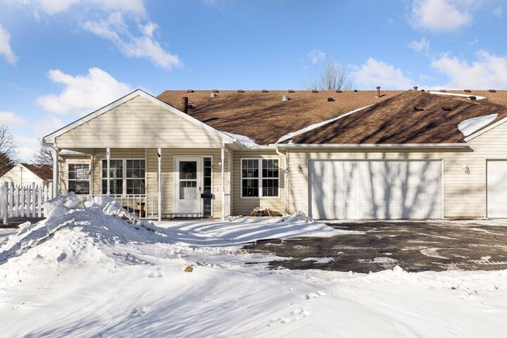 Property Photo: 432 Sarazin Street MN 55379