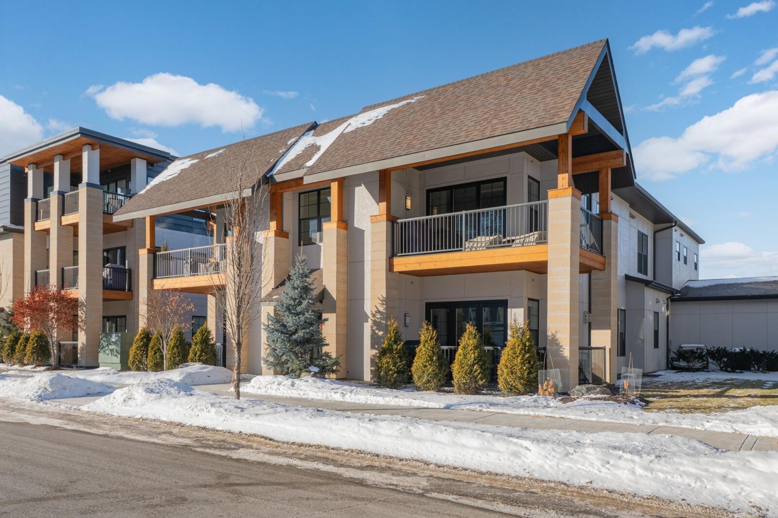 Property Photo:  6128 Kellogg Avenue 201B  MN 55424 