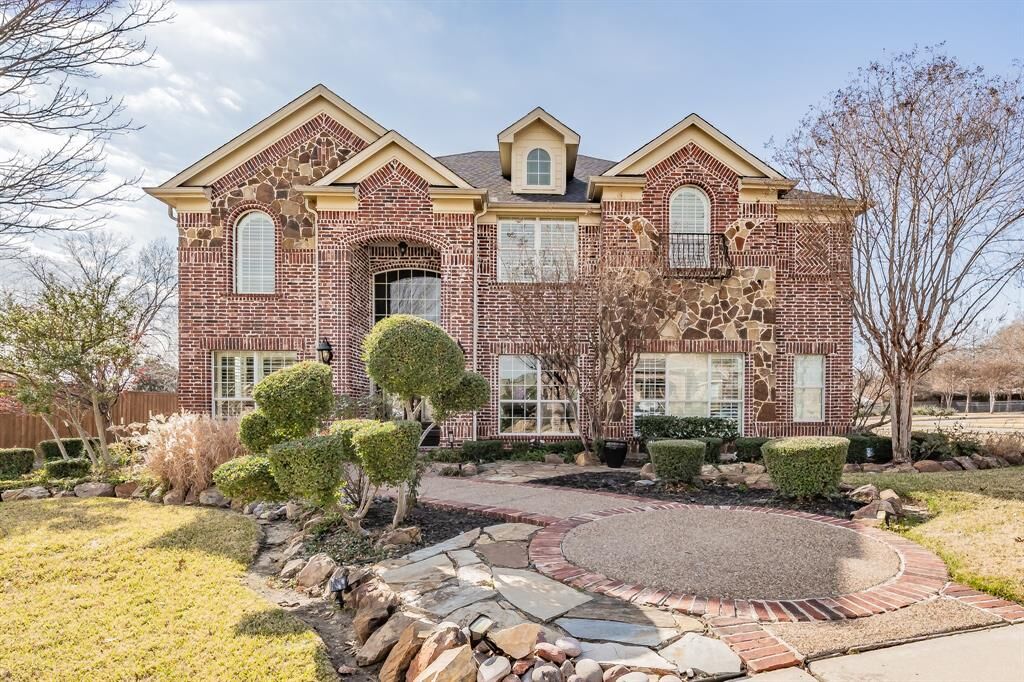 Property Photo: 3909 Aquatic Drive TX 75007