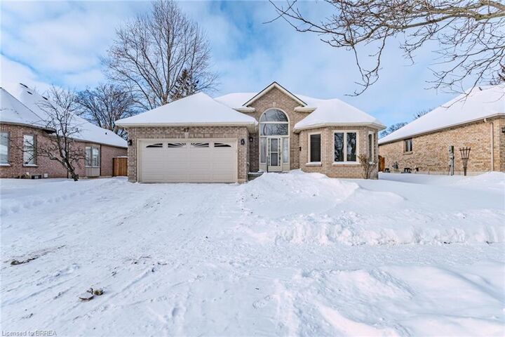 Property Photo:  47 Maplecrest Lane  ON N3R 7T9 