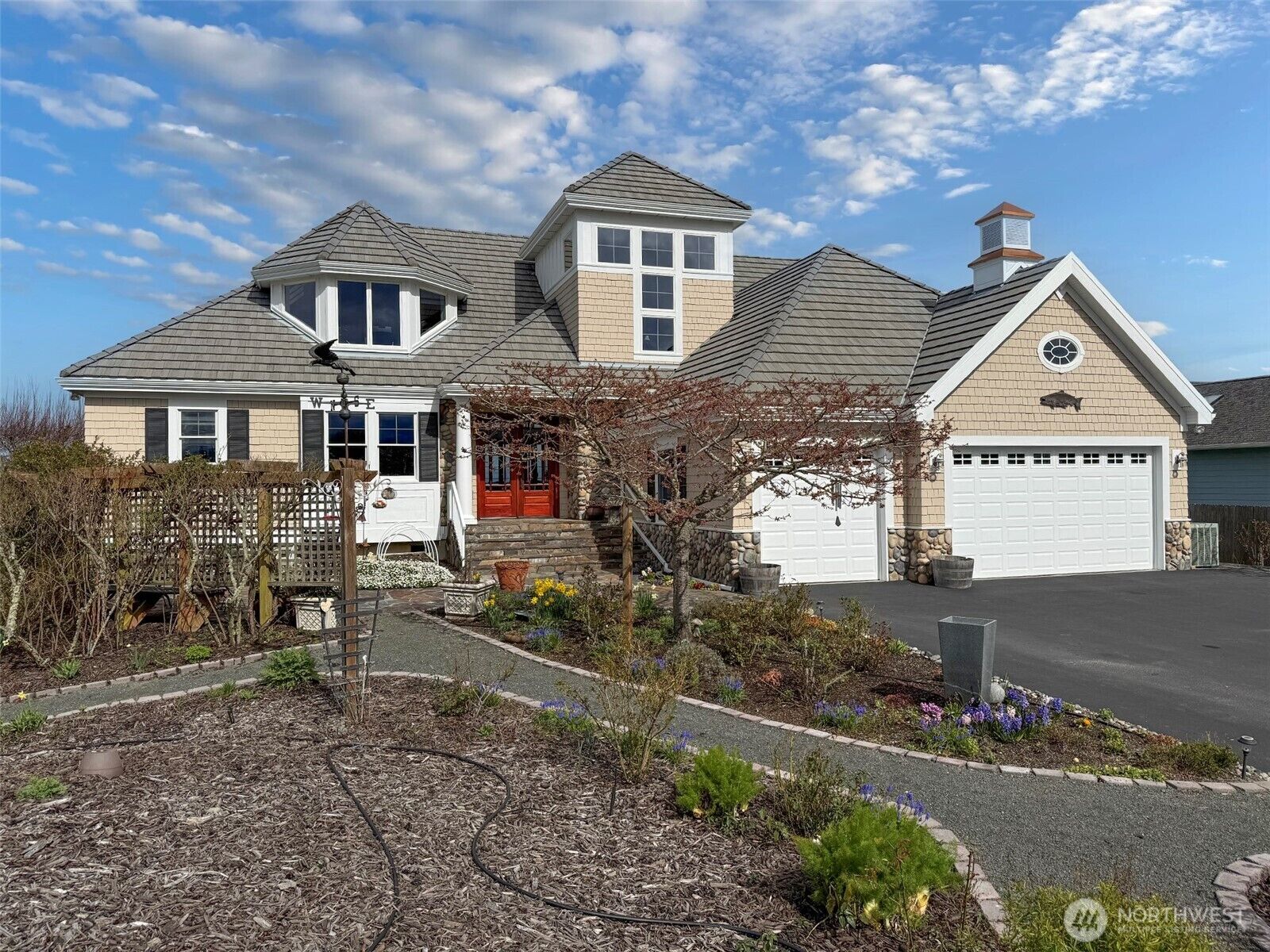 Property Photo:  103 E Seashore Lane  WA 98382 