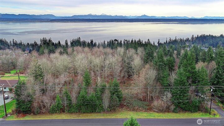 Property Photo:  949  Michael Way  WA 98282 