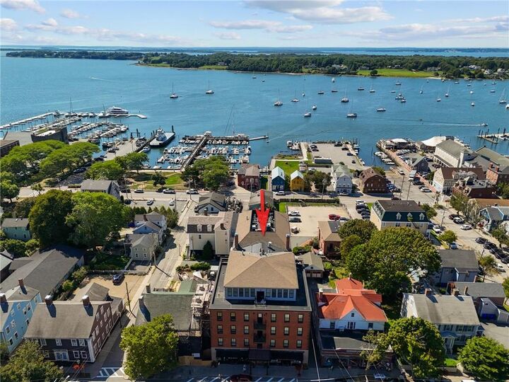 Property Photo:  423 Hope Street 1A  RI 02809 