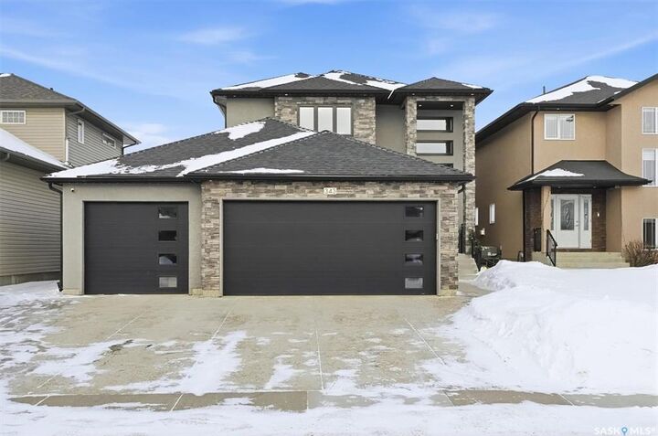 Photo de la propriété:  343 Mahabir Court  SK S7W 0J5 