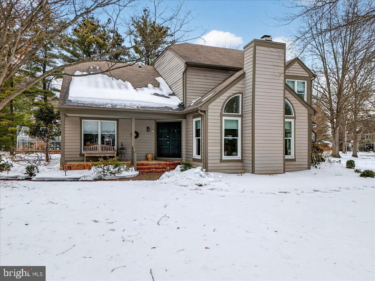 Property Photo:  2 Baldwin Court  NJ 08534 