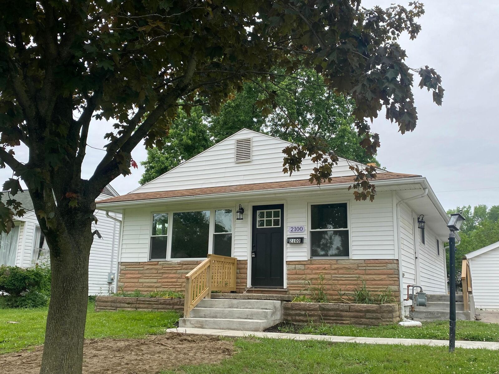 Property Photo:  2100 Ferris Road  OH 43224 