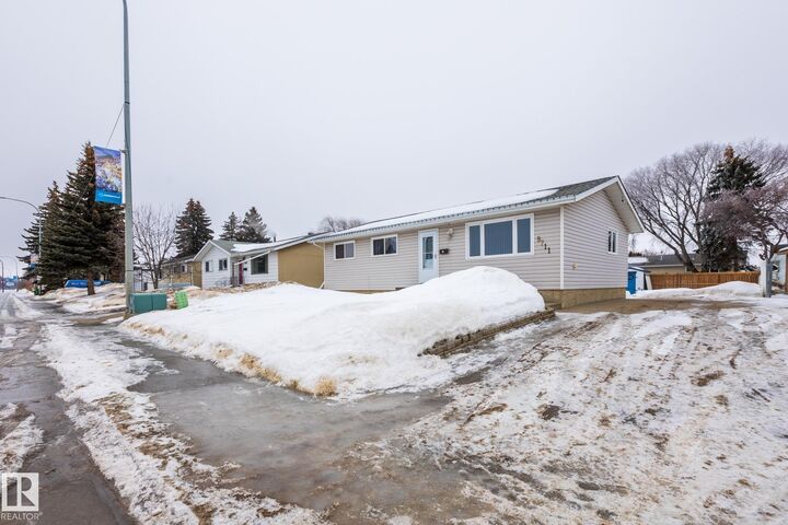 Property Photo:  9711 100 Avenue  AB T8R 1G6 