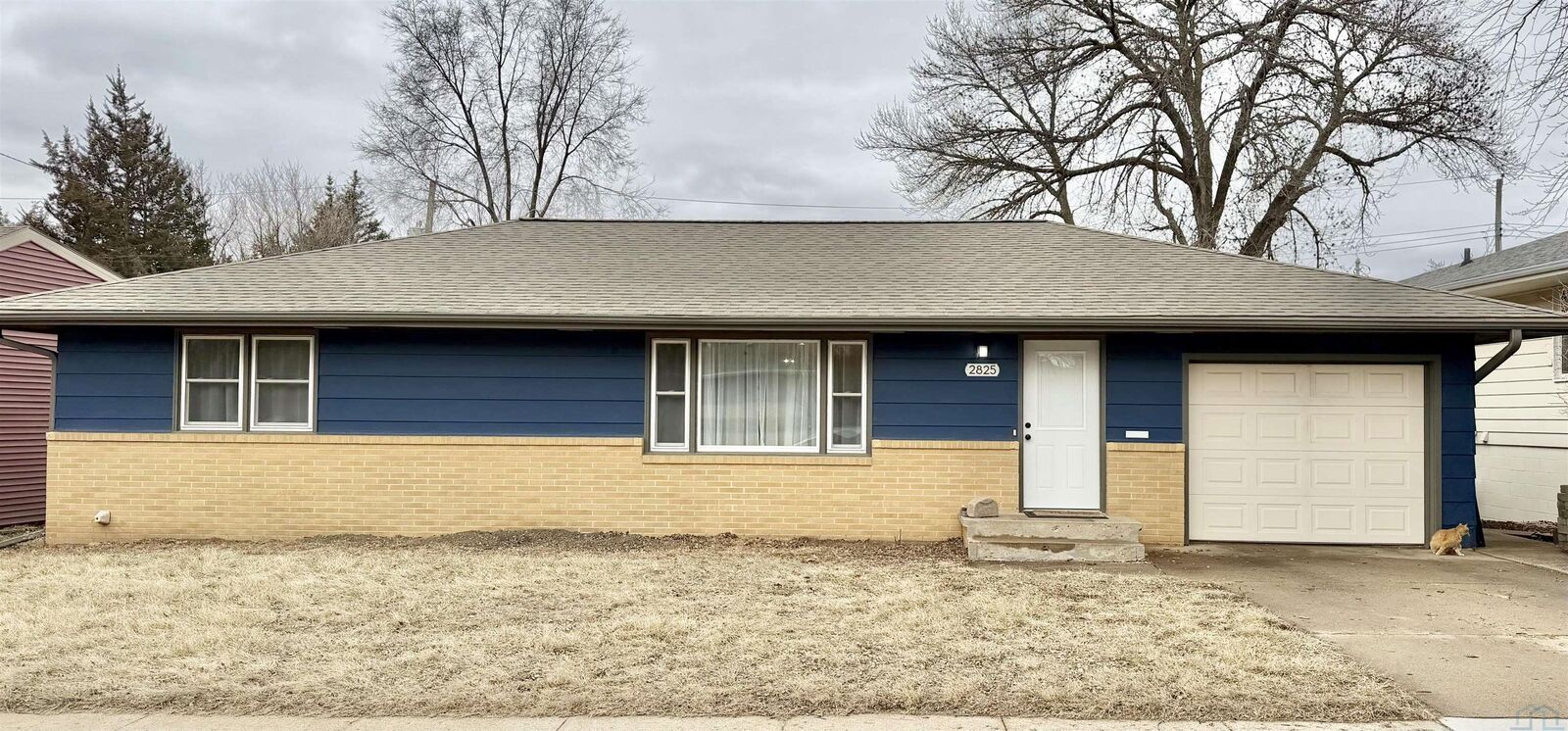 Property Photo: 2825 S Cypress IA 51106