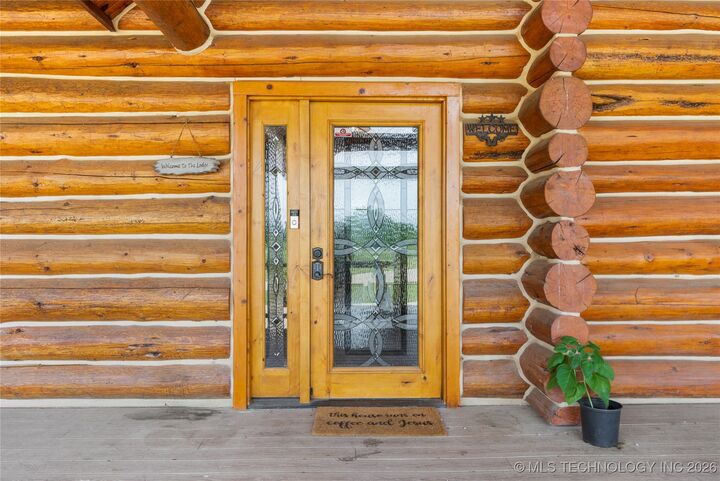 Property Photo:  72860 S 220 Road  OK 74467 