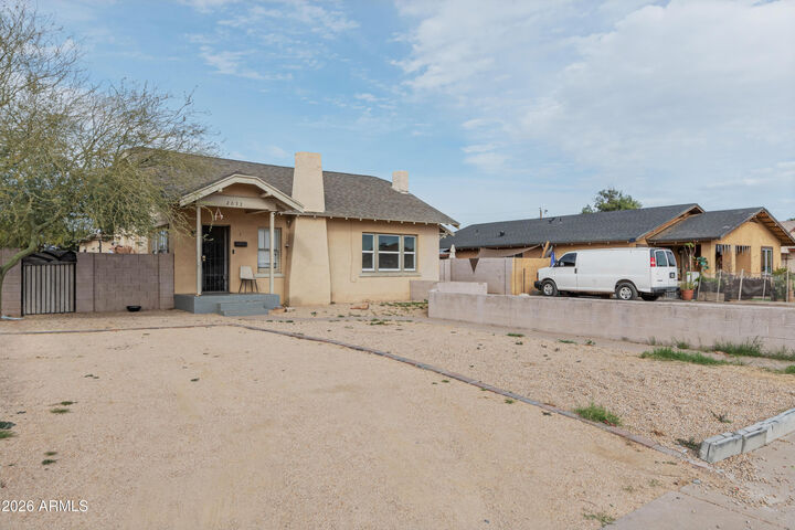 Property Photo:  2032 W Adams Street  AZ 85009 