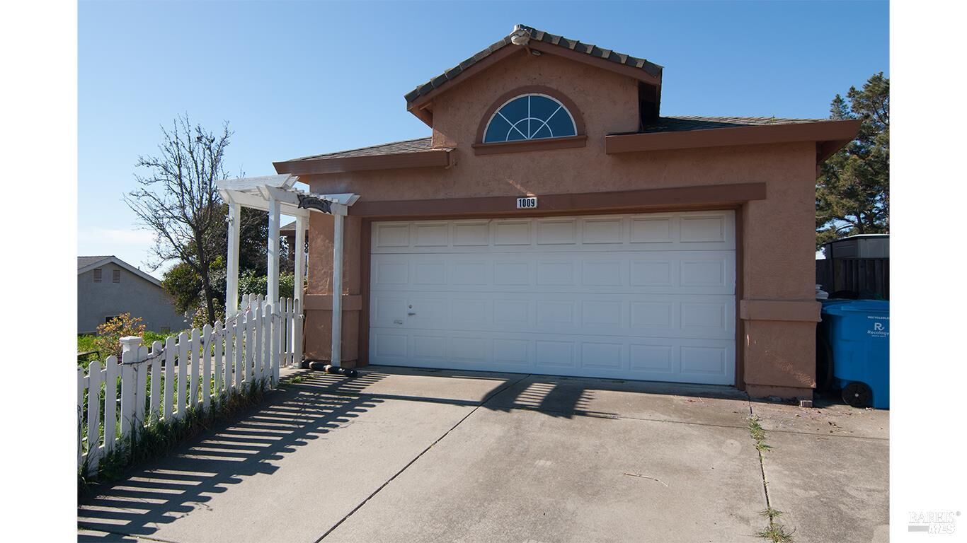 Property Photo: 1009 Donaldson Way CA 94503