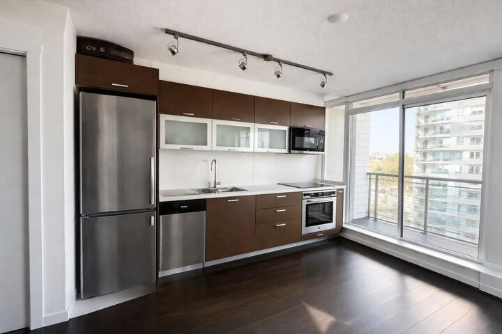 10777 University Drive 610 — photo 1