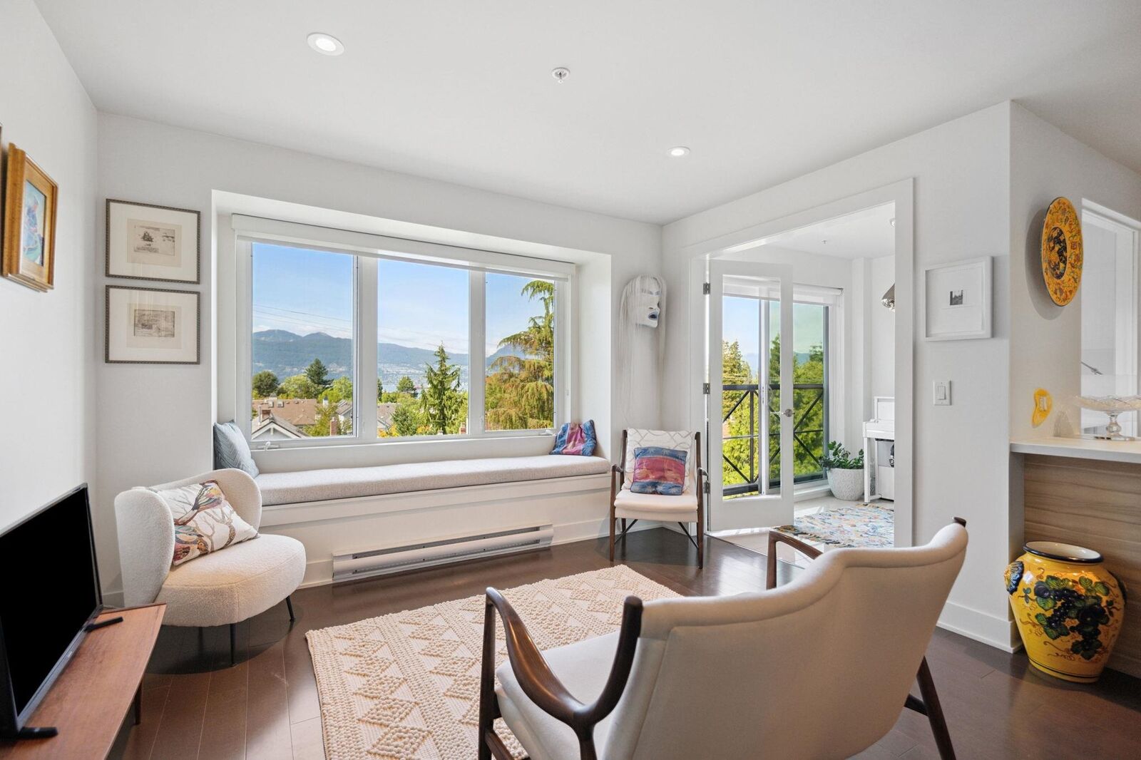 Property Photo: 4463 W 10th Avenue 306 BC V6R 2H8