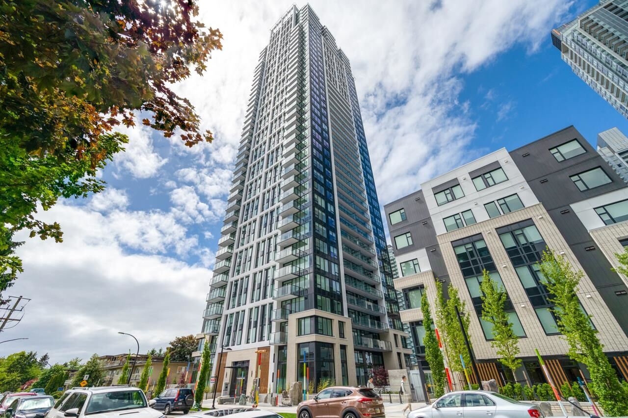 Property Photo: 6537 Telford Avenue 2303 BC V5C 0M1